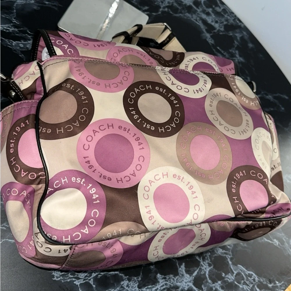 Coach Signature Snaphead F18377 Pink Multifunction Diaper Baby Messenger Bag Pad